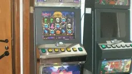 Una delle due slot machine della Cikketteria è stata presa di mira venerdì dai ladri