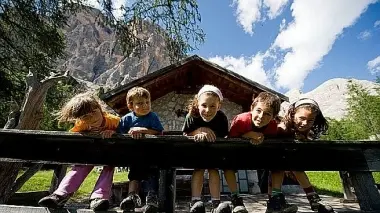 Cortina punta sui bimbi (foto Giuseppe Ghedina)