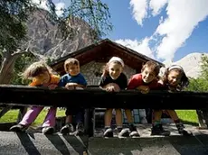 Cortina punta sui bimbi (foto Giuseppe Ghedina)