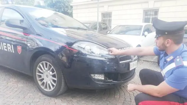 La “gazzella” dei carabinieri di Bressanone speronata dal ventenne agordino