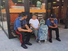 I carabinieri della stazione di San Vito di Cadore assieme all'anziana rintracciata