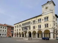 Belluno, 15 maggio 2008. In Piazza Duomo il Palazzo dei Rettori oggi Prefettura - La sede della Prefettura, Palazzo dei Rettori