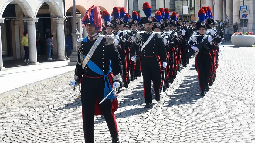 Un momento del corteo con i reparti (fotoservizio Perona)