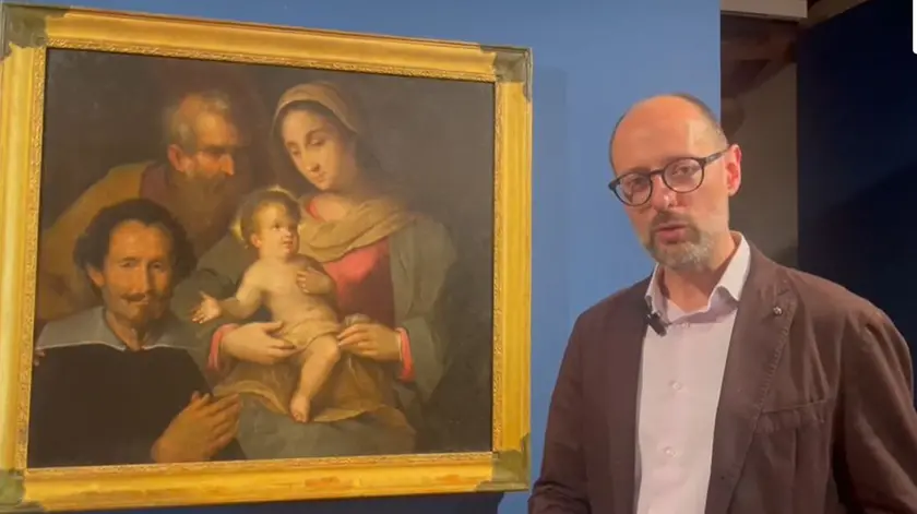 Il conservatore Carlo Cavalli con il quadro di Frigimelica Il Vecchio