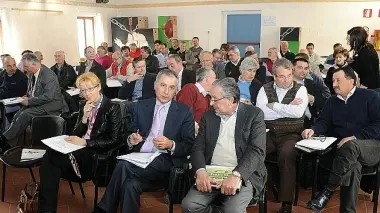 A sinistra Franco Roccon, qui sopra l’assemblea di ieri