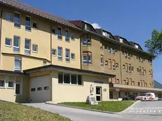 L'ospedale di Pieve di Cadore dove esiste il centro assistito retto da Carlo Cetera Il primario votera' quattro al prossimo referendum di giugno