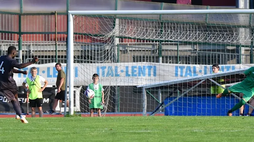 Il rigore che ha deciso la qualificazione (Foto De Zanet)