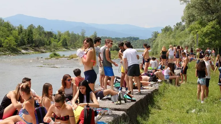 Ultimo giorno di scuola a Lambioi beach