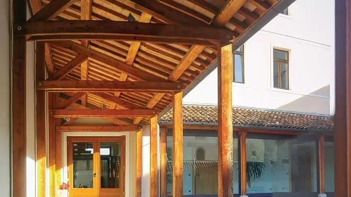 L'ingresso del Liceo Lollino