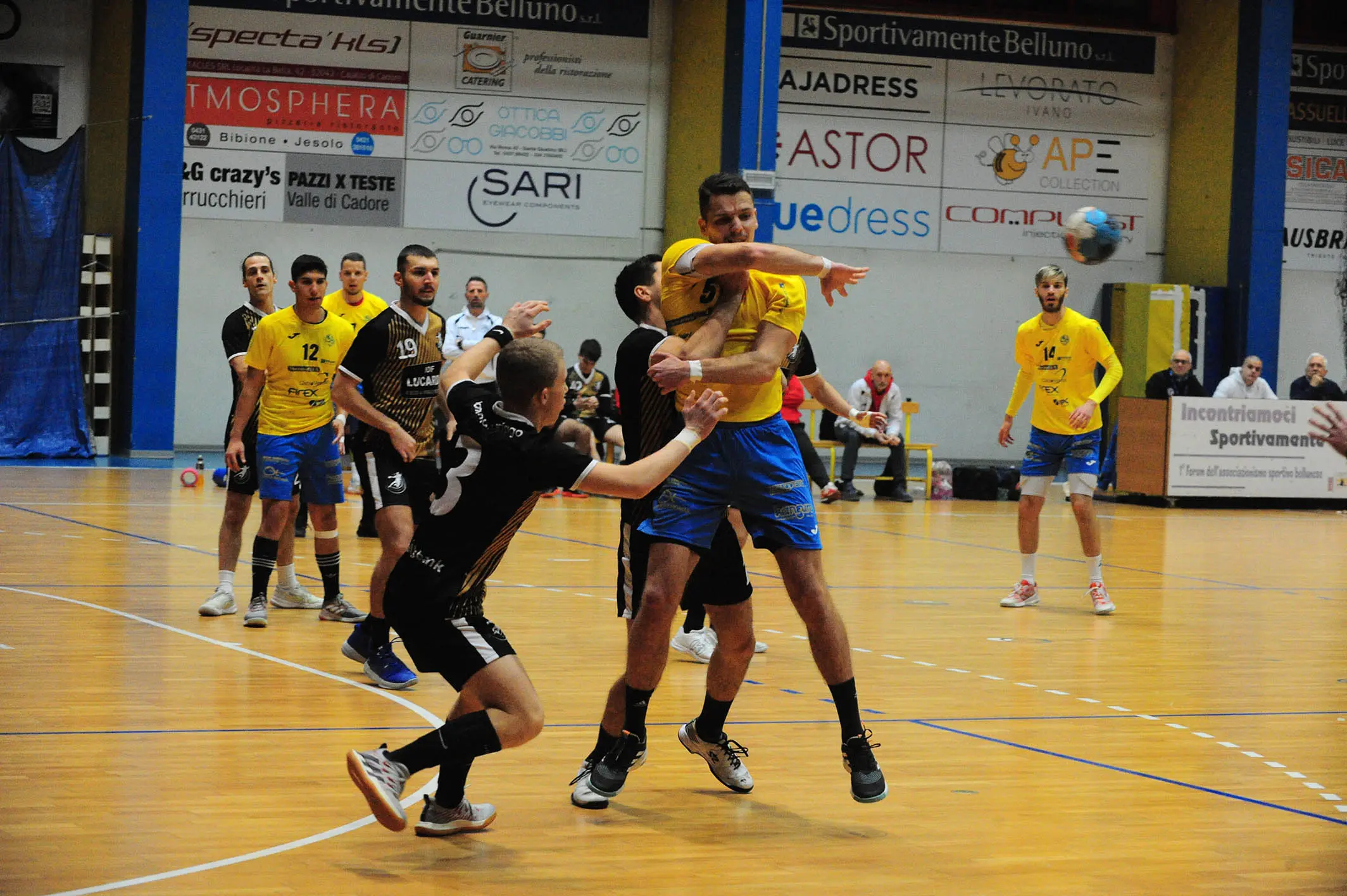 Importante successo della Pallamano Belluno, che batte l'Arcobaleno Oriago fanalino di coda e ridà un po' di ossigeno alla propria classifica in serie A2.