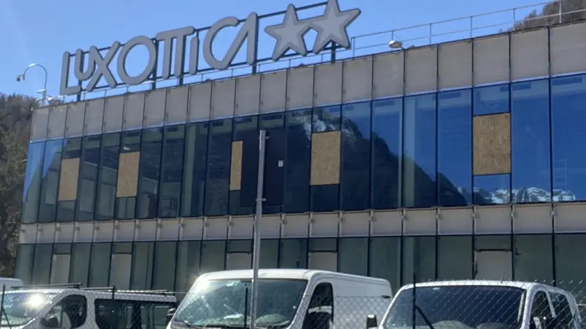 Lo stabilimento di Agordo di Luxottica