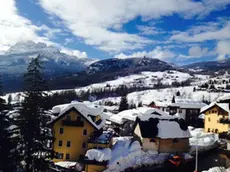 Cortina, oggi sotto il sole, si avvia verso un completo ritorno alla normalità, dopo una settimana di emergenza, per le abbondanti precipitazioni nevose, 6 febbraio 2014. ANSA / TOMMASO VESENTINI