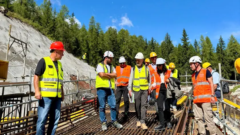 Il sopralluogo del Cio al cantiere della pista da bob a Cortina