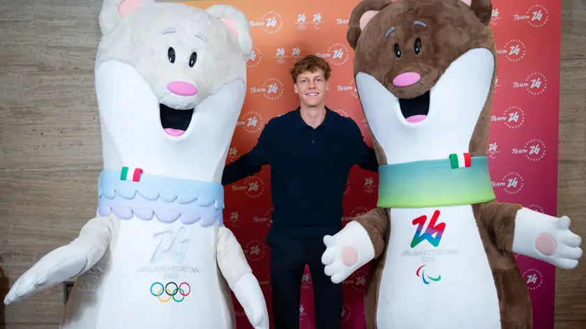 Jannik Sinner è il primo volontario delle Olimpiadi Milano Cortina 2026