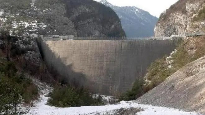 Longarone. La diga del Vajont. - La diga sul Vajont a Longarone
