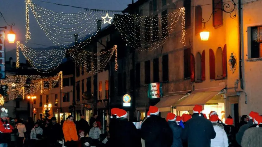 Spettacoli in centro con le Fantasie di Natale (Foto Dalla Corte)