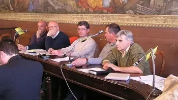 Il gruppo dei sindaci agordini che si sono opposti per protesta al bilancio sociale