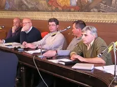 Il gruppo dei sindaci agordini che si sono opposti per protesta al bilancio sociale