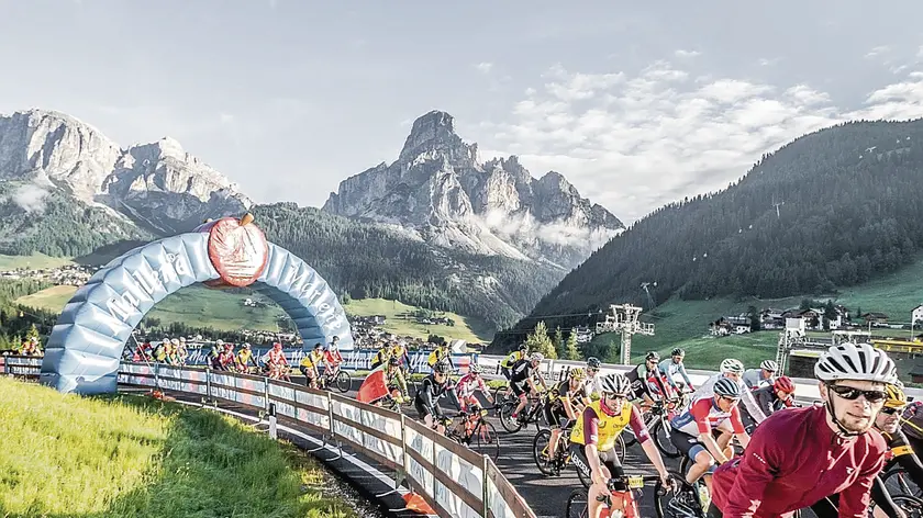 Uno passaggio della scorsa edizione della Maratona dles Dolomites