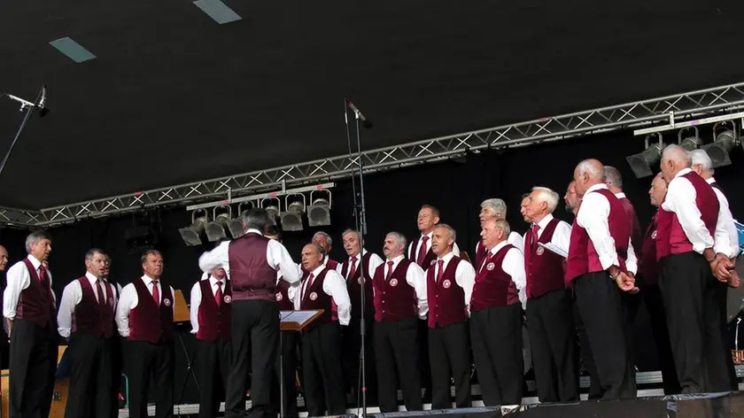 Il coro Ana Piave durante il concerto tenuto a Dudelange