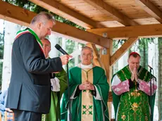 Alcune parole del Sindaco tremonti Mario. La Consacrazione del Santuario naturale dedicato a San Giovanni Paolo II a Lorenzago di Cadore.