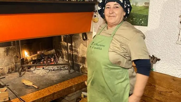 Franca Bianchet nella cucina dell’agriturismo