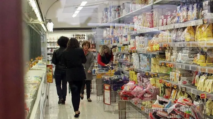 Passerini Treviso supermercato billa aperto giorno di pasqua in foto sede via risorgimento