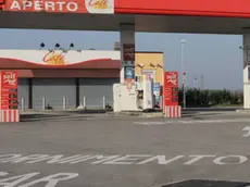 FILIPPI CASALE SUL SILE FURTI DISTRIBUTORI DI BENZINA, IN FOTO ''TOTAL ERG''