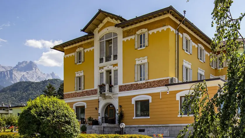 Principio di incendio all’hotel villa Imperina di Agordo