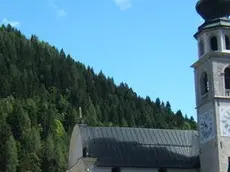 Il centro di Canale d'Agordo, paese di papa Luciani Il centro di Canale con la chiesa