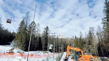 Cantieri per i lavori di demolizione della pista da bob di Cortina
