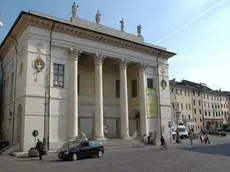 Belluno 2006. Il teatro comunale a Belluno. - Una veduta del teatro Comunale di Belluno