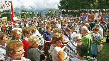 La manifestazione degli emigranti ieri sulla piana del Cansiglio