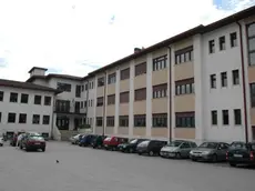 Belluno, 2004. La scuola media inferiore Ippolito Nievo. - La scuola Nievo