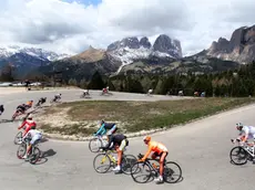 20080526 -PASSO FEDAIA (BELLUNO ) -GIRO: 15 /A TAPPA , ARABBA - PASSO FEDAIA / MARMOLADA Il gruppo dei ciclisti sul Pordoi durante la 15/a tappa del Giro d'Italia Arabba-Passo Fedaia/Marmolada (153 km). BETTINI /ANSA /ji