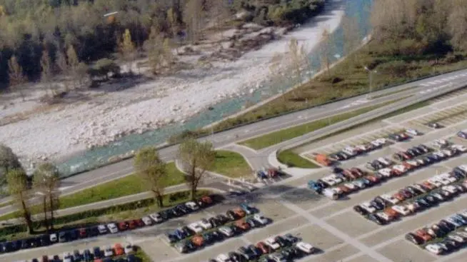 Il parcheggio di Lambioi Ora una decina di automobilisti multati nell'area dei camper il giorno di San Valentino faranno ricorso collettivo