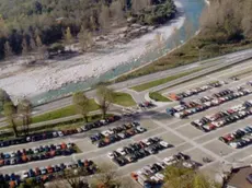 Il parcheggio di Lambioi Ora una decina di automobilisti multati nell'area dei camper il giorno di San Valentino faranno ricorso collettivo