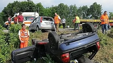 Due immagini dell’incidente di un anno fa alle Gravazze A destra l’auto di Bof