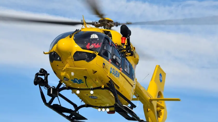 L'elicottero del 118 Falco durante un intervento di soccorso