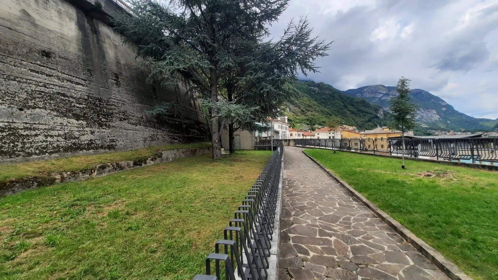 La nuova area sgambamento cani in centro a Longarone