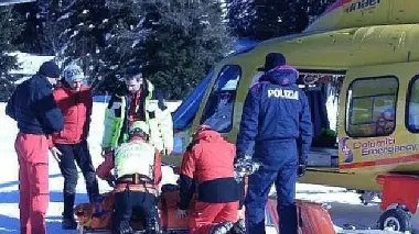 Un soccorso in elicottero da patre della polizia di Stato e del personale del Suem