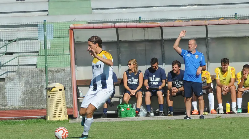 Yari Masoch e sullo sfondo l'allenatore Renato Lauria