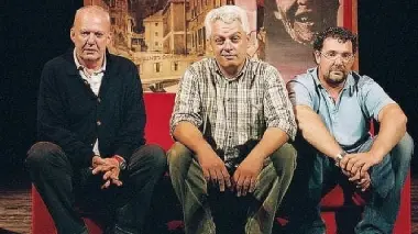 A sinistra Bortolini Faoro e Fiabane Qui sopra Carlo Lucarelli che presenterà l’opera di Bortolini e Faoro