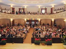 In teatro comunale premiazione del concorso per le scuole 'Lettura e pensiero' - Il Teatro Comunale di Belluno la cui gestione e' oggetto di un'aspra polemica