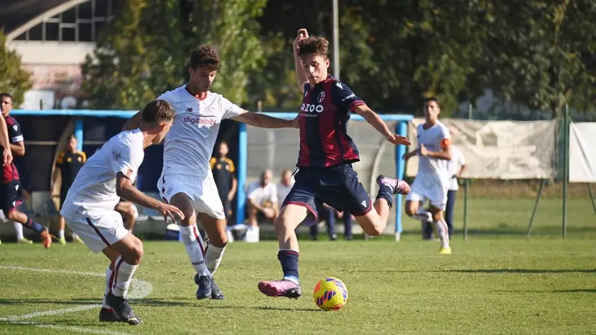 Tommaso Ebone con la maglia del Bologna