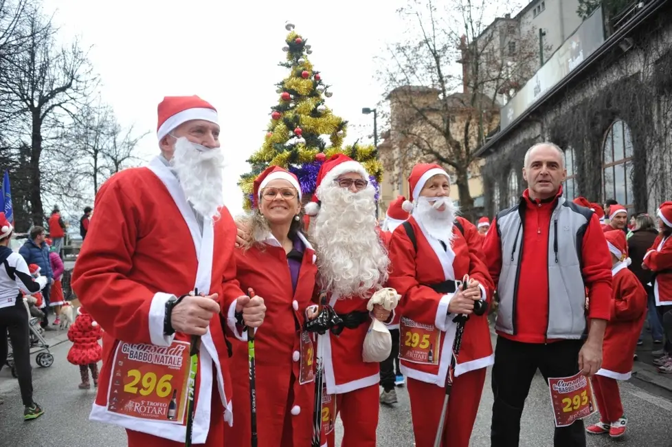 Corsa dei Babbo Natale a Pedavena