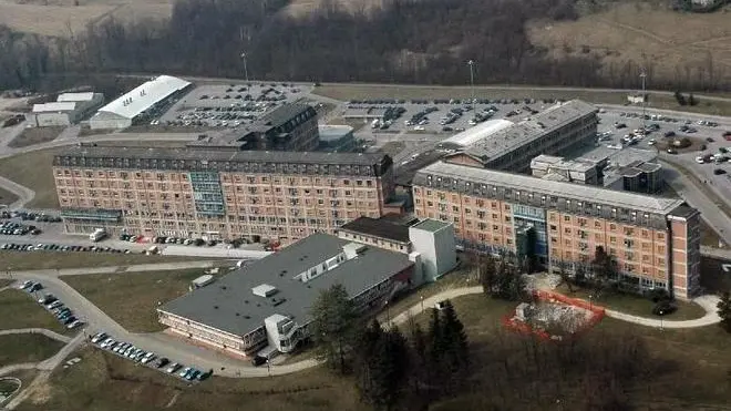 Una veduta aerea dell'area dell'ospedale San Martino Sotto il direttore sanitario dell'Usl 1 Lucio Di Silvio