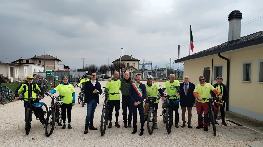 Le autorità con una delegazione della Foab ieri presente a Santa Giustina per l'inaugurazione