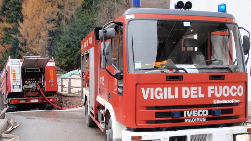 I vigili del fuoco in un'operazione di soccorso