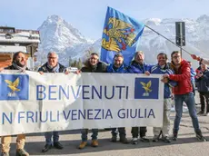 Stefano Da Rin Puppel - Perona - Sappada passa al Friuli - Festeggiamenti nei Bar